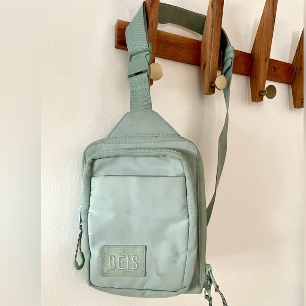 BEIS Seafoam Crossbody Sport Sling Bag w/ Water Bottle Holder Extension Pocket